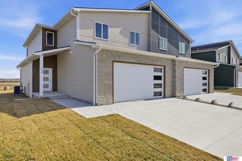 304 N 105th Street, Lincoln, NE, 68527 | Card Image