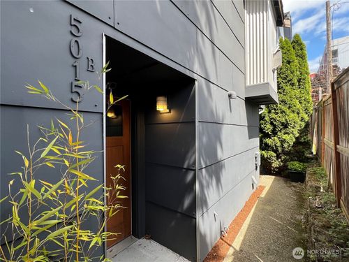 b-5015 37th Ave S, Seattle, WA, 98118-1903 | Card Image
