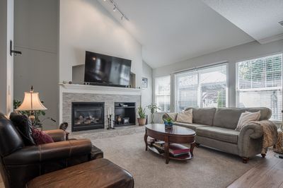 55 - 17097 64 Ave, Townhouse with 3 bedrooms, 2 bathrooms and 2 parking in Surrey BC | Image 3