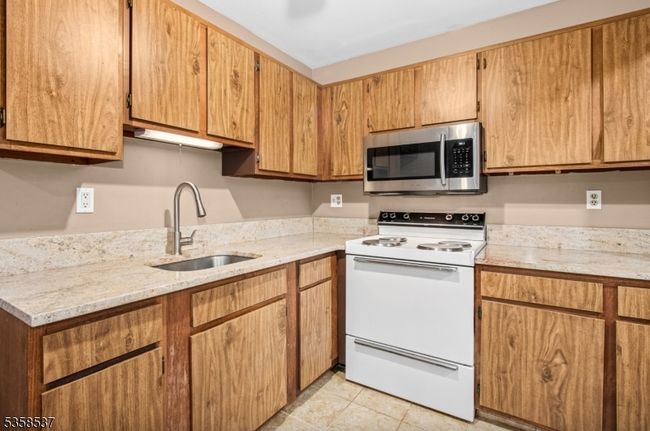 APT-5 - 35 E Price St, Townhouse with 1 bedrooms, 1 bathrooms and null parking in Linden NJ | Image 7