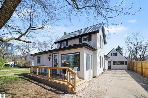 810 N Kinney Ave, Mt Pleasant, MI, 48858-1759 | Card Image