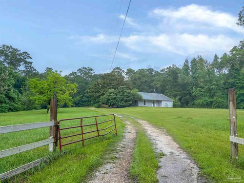 285 River Annex Rd, Cantonment, FL, 32533-4341 | Card Image
