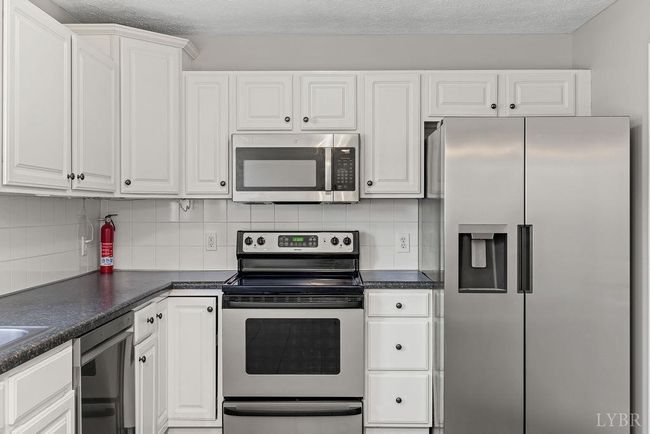 1036 Middle View Dr, Townhouse with 3 bedrooms, 3 bathrooms and null parking in Forest VA | Image 18