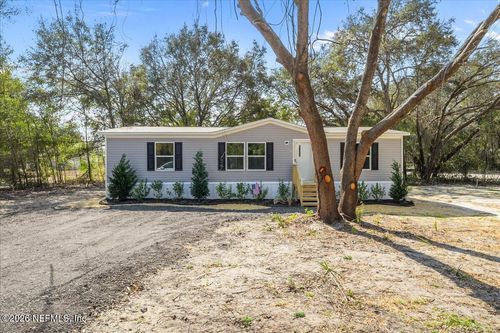 207 Ash St, Interlachen, FL, 32148-3655 | Card Image