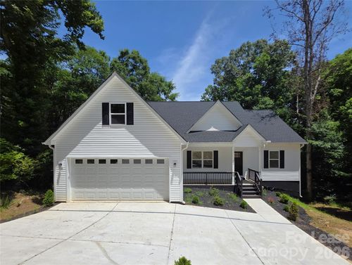595 Foxwood Dr Se, Concord, NC, 28025-2767 | Card Image