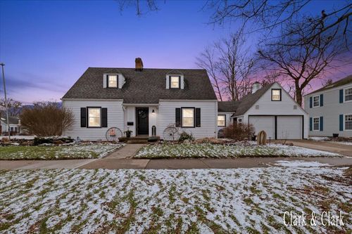2101 Houseman Avenue Ne, Grand Rapids, MI, 49505 | Card Image