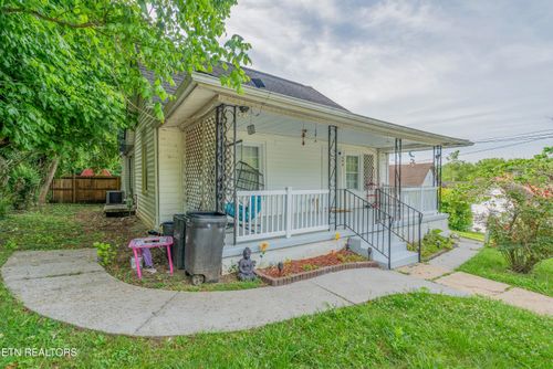 506 E Prospect St, La Follette, TN, 37766-2540 | Card Image