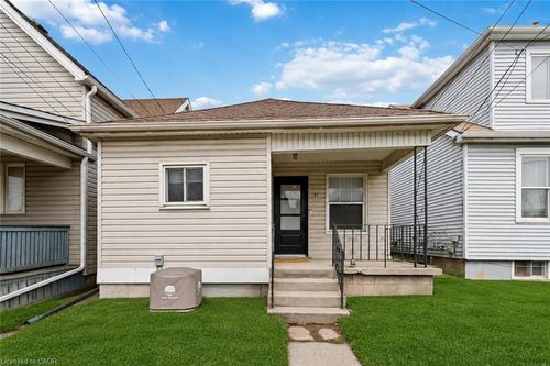 27 Edinburgh Ave, Hamilton, ON, L8H2C4 | Card Image