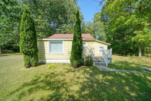 48000 Wear Rd, Belleville, MI, 48111-9387 | Card Image