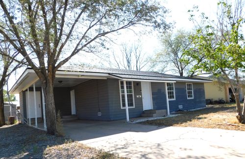 803 Pequeno Camino, Roswell, NM, 88203 | Card Image