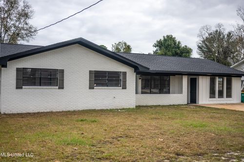 856 Rustwood Dr, Biloxi, MS, 39532-4217 | Card Image