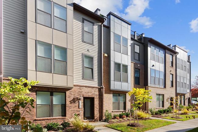 2437 Liberty Loop, Townhouse with 4 bedrooms, 5 bathrooms and null parking in HERNDON VA | Image 25