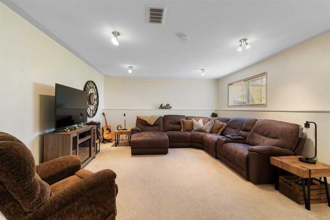 260 Deschner Close, House other with 5 bedrooms, 2 bathrooms and 2 parking in Red Deer AB | Image 30