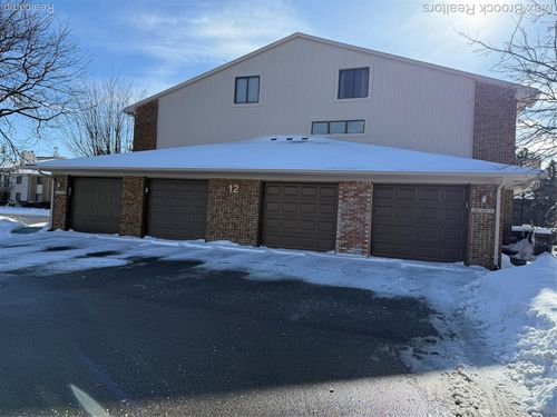 6670 Maple Lakes Dr, West Bloomfield, MI, 48322-3068 | Card Image