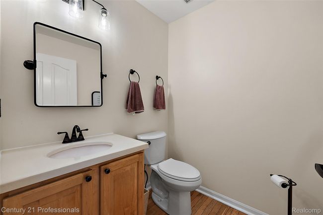 Half bathroom on main level | Image 21