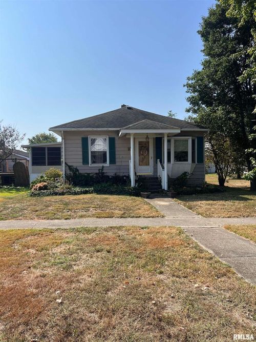 103 E Florence St, Sesser, IL, 62884-1517 | Card Image