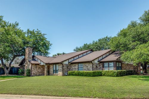 101 Circleview Dr S, Hurst, TX, 76054-3625 | Card Image