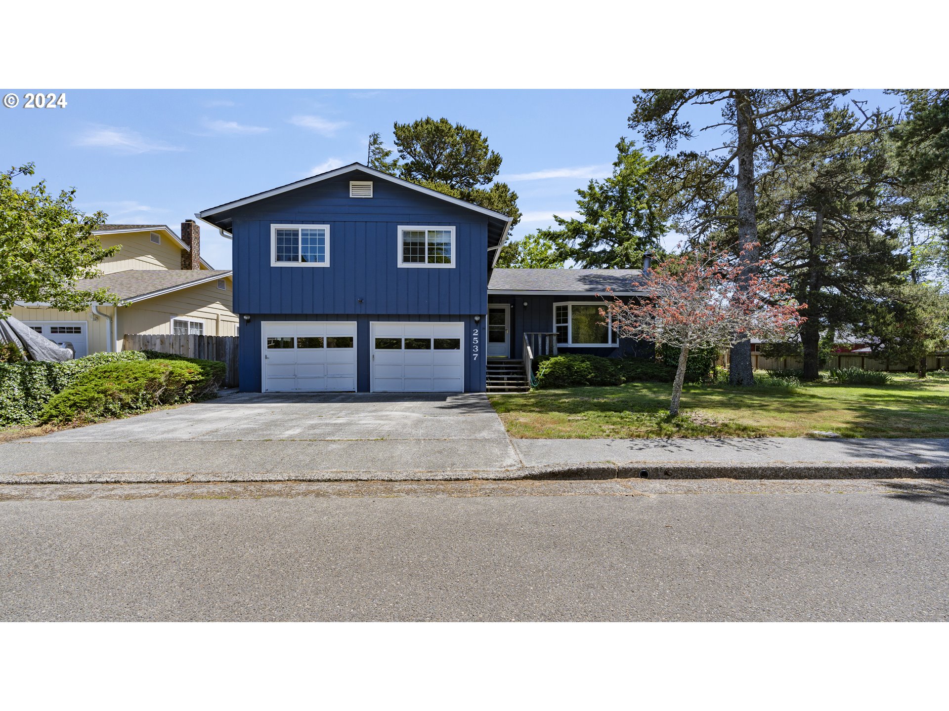 Delores Ln, North Bend, OR 97459
