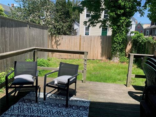 16 Grafton St, Newport, RI, 02840-3912 | Card Image