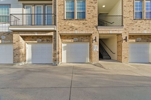 3200-1020 Texas St, Fort Worth, TX, 76102-4590 | Card Image