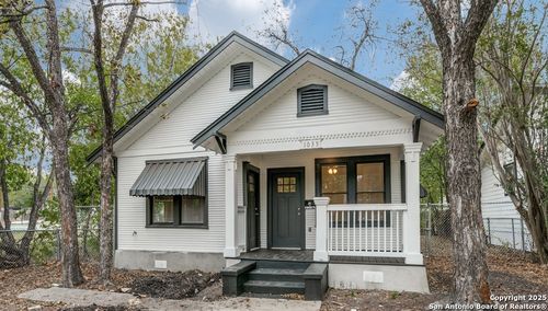 1035 W Elsmere Pl, San Antonio, TX, 78201-5270 | Card Image