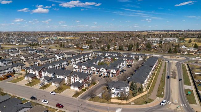 8 - 205 Silkstone Rd W, Townhouse with 3 bedrooms, 2 bathrooms and 2 parking in Lethbridge AB | Image 39