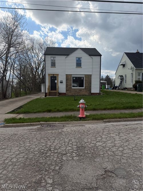 4754 Lawrence Ave, Garfield Heights, OH, 44125-1868 | Card Image