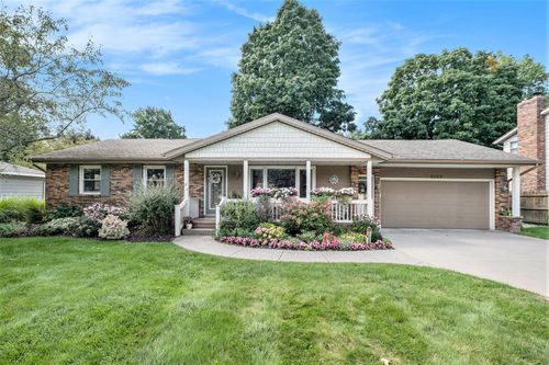 8103 Birchwood Ave, Jenison, MI, 49428-8520 | Card Image