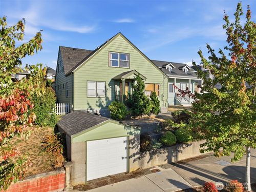 912 Pacific Ave, Bremerton, WA, 98337-1924 | Card Image
