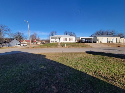 128 N 5th St, Mcloud, OK, 74851-8021 | Card Image