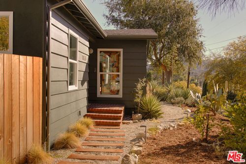 10816 Redmont Ave, Tujunga, CA, 91042 | Card Image