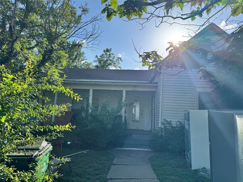 509 Fowzer St, Taylor, TX, 76574-3548 | Card Image