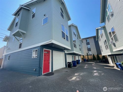 a-4436 44th Avenue Sw, Seattle, WA, 98116 | Card Image