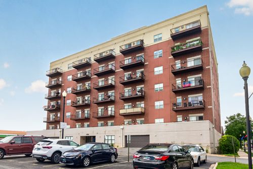709-1650 Riverwoods Dr, Melrose Park, IL, 60160-1659 | Card Image