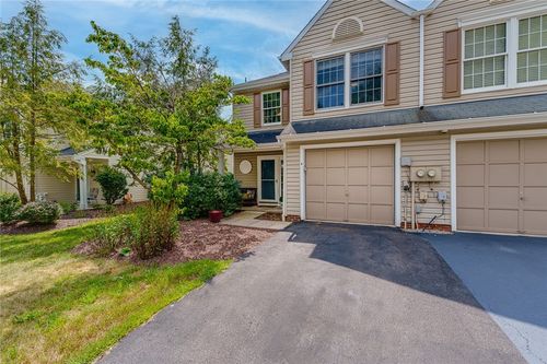 214 Commons Dr, Oakmont, PA, 15139-1183 | Card Image