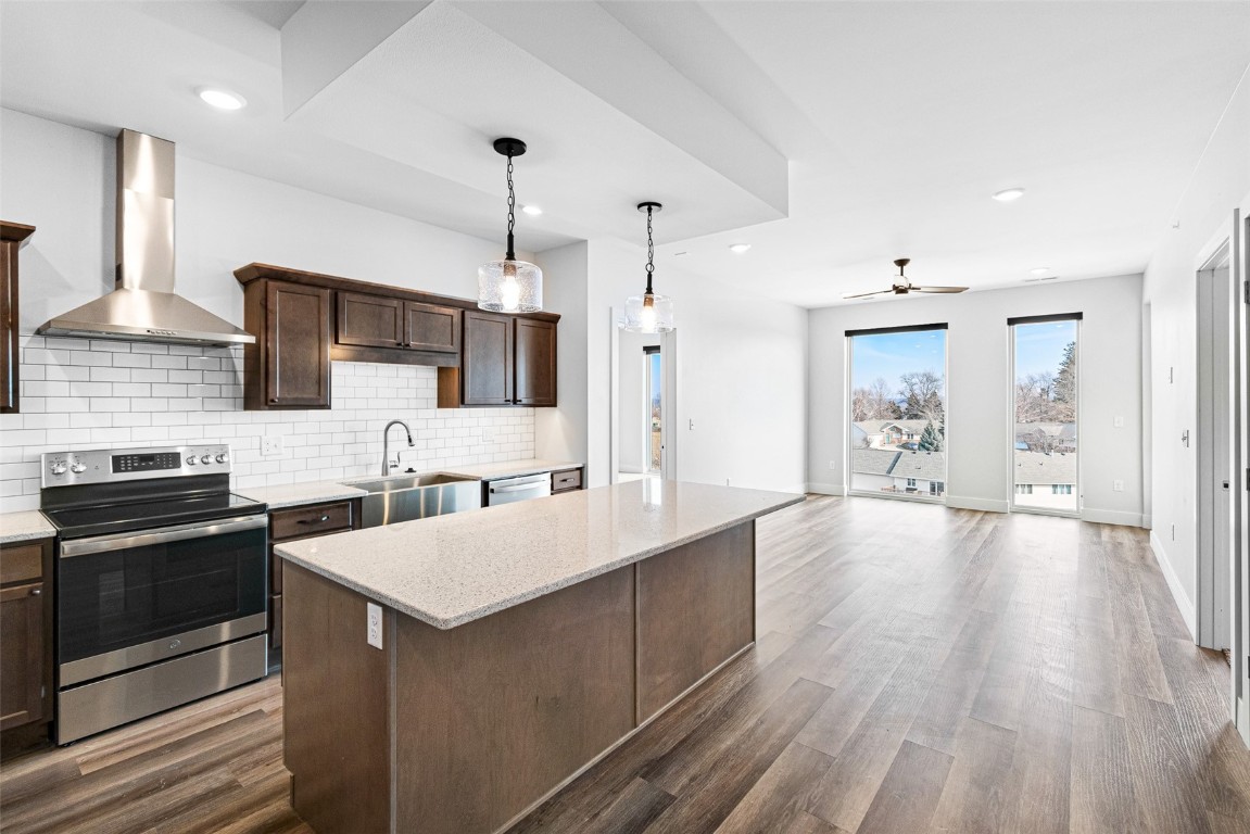Russell Slade Blvd, Coralville, IA 52241