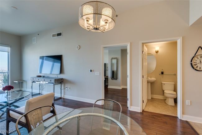 UNIT-1618 - 150 Las Vegas Blvd N, Condo with 1 bedrooms, 2 bathrooms and null parking in Las Vegas NV | Image 5