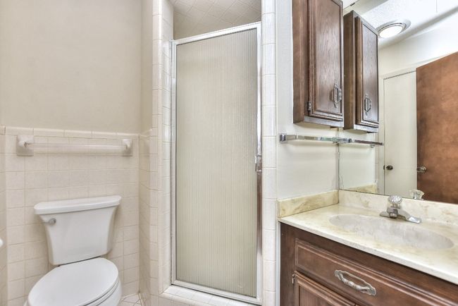 Guestroom #1 En-suite Full-Bath | Image 21