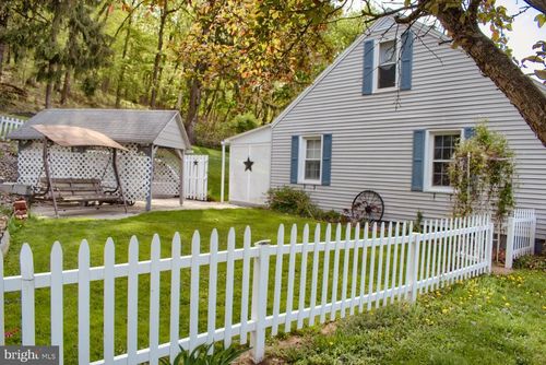 315 Gipple St, Bloomsburg, PA, 17815-9601 | Card Image