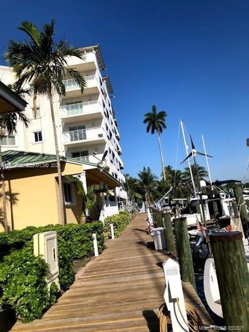 215-2475 Nw 16th Street Rd, Miami, FL, 33125-1394 | Card Image