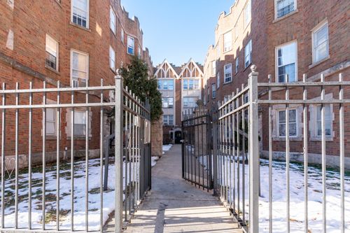 apt-2g-7422 N Damen Ave, Chicago, IL, 60645-1460 | Card Image