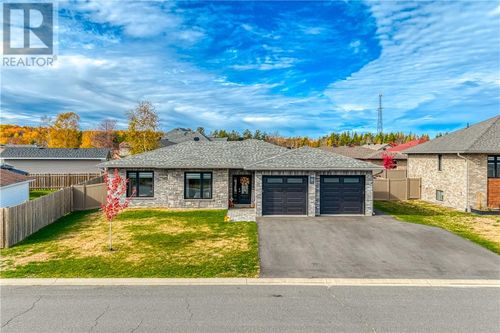 56 Oak St, Capreol, ON, P0M1H0 | Card Image