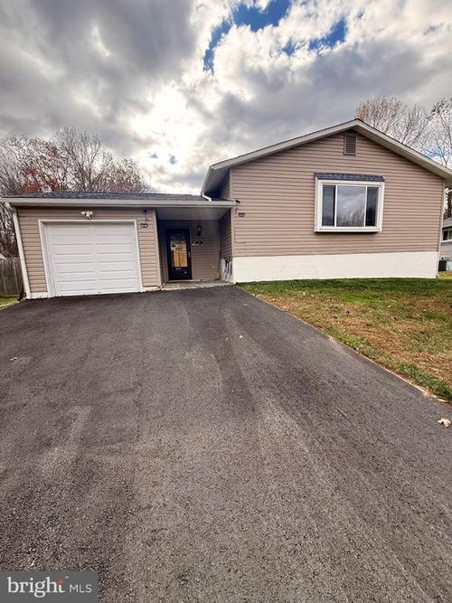 5 Regal Ct, NEWARK, DE, 19713-3507 | Card Image