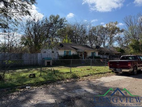 317 W Sunset Ave, Gladewater, TX, 75647-2633 | Card Image