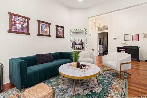 114 Omaha St, San Antonio, TX, 78203-1022 | Card Image