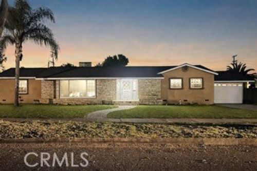 800 S Poinsettia Ave, Compton, CA, 90221 | Card Image