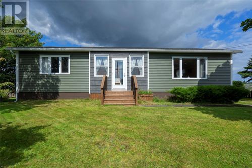 12 New Road Hill, House with 3 bedrooms, 1 bathrooms and null parking in Bay Roberts NL | Card Image