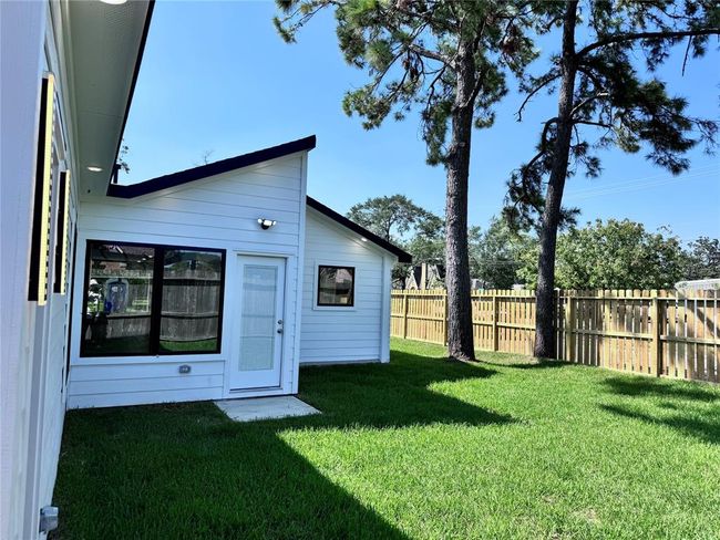 801 Woodard St, House other with 3 bedrooms, 2 bathrooms and null parking in Houston TX | Image 8
