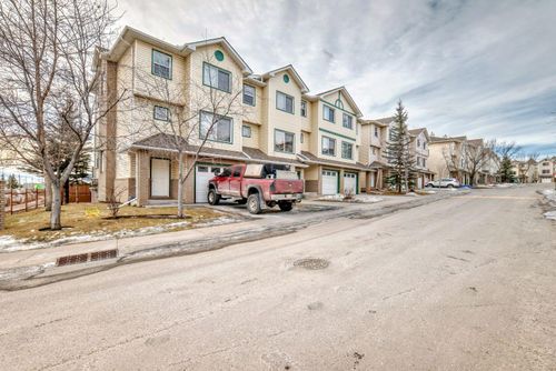 9 Dover Mews Se, Calgary, AB, T2B0P6 | Card Image