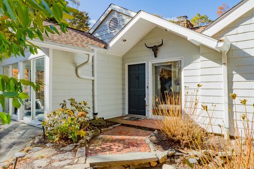 188 Godfrey Rd E, Weston, CT, 06883-1442 | Card Image